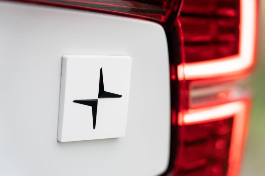 Логотип Volvo S60 T8 Polestar Engineered 2019 года  (UK) (фото 3 из 40)